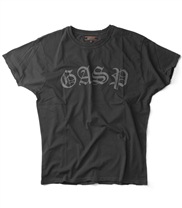 GASP Street tee från Gasp. Cool GASP print at chest, detailed print at back and a small GASP print at sleeve, all done with a washed vintage!