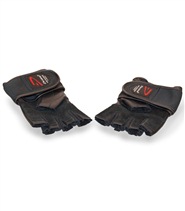 Trainingglove w. wristsupport fr�n Dcore. Tr�ningshandske med handledssupport i slitstark kombination av skinn och funktionsmaterial.