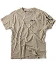 Utility Tee fr�n Gasp. Utility tee is equipped with a massive print at back, utility badge, raw edges, cut and stitched yoke