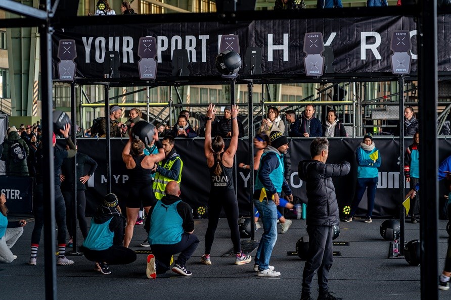 Hyroxtvling dr deltagarna kr wallballs.