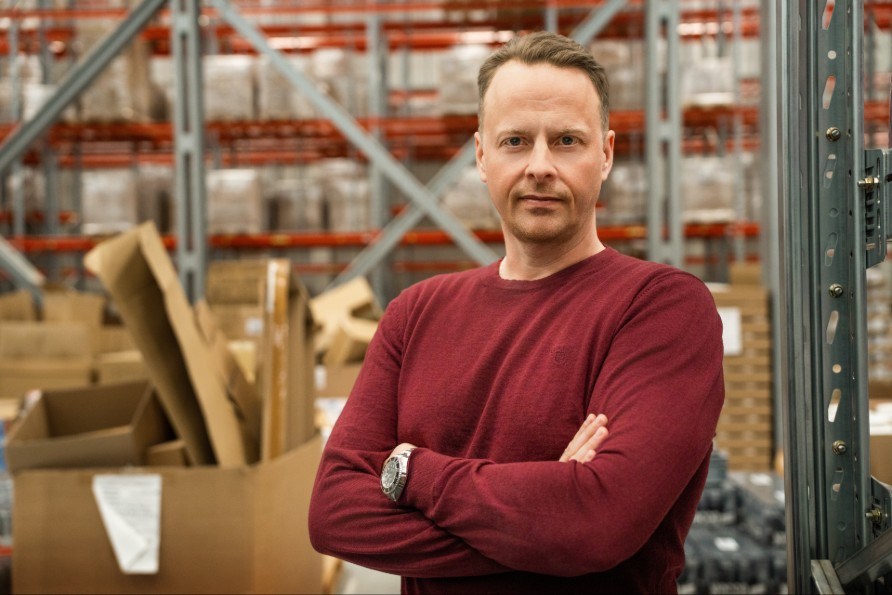 Morgan Norrestam p Svenskt Kosttillskotts lager.