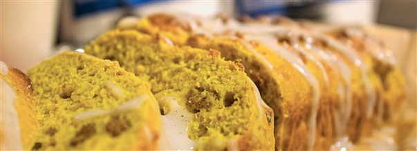 Nyttig & proteinrik saffranskaka med glasyr 