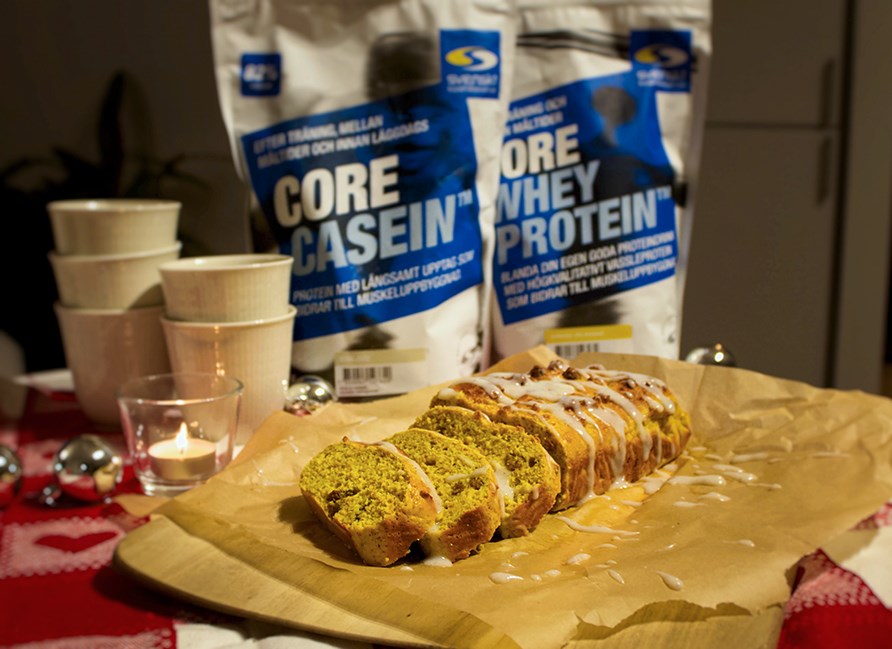 Nyttig, proteinrik saffranskaka med Core Whey Protein Lussebulle och Core Casein Vaniljss.