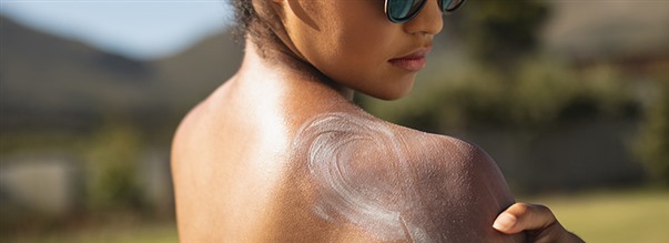 Guide: S skyddar du huden i solen