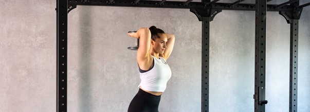 Tricepspress ver huvudet (overhead tricep extensions)